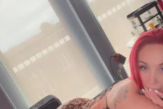 🥵SEXY REDHEAD PAWG 🍑 AVAILABLE... - Image 4